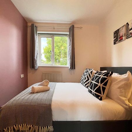 Jessica'S Place At Whitechapel London Bagian luar foto