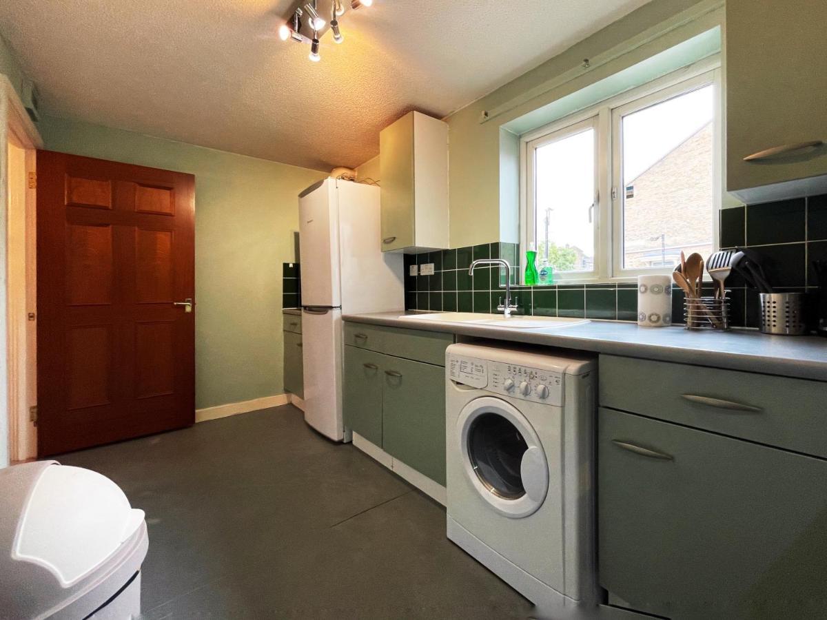 Jessica'S Place At Whitechapel London Bagian luar foto